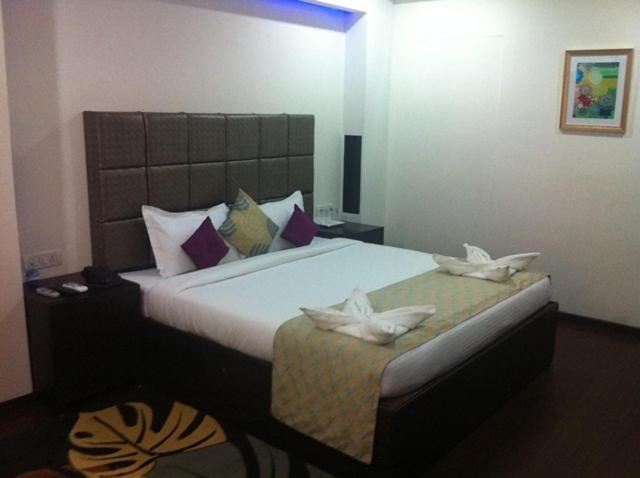 Oyster Airport Hotel Haiderabad Buitenkant foto