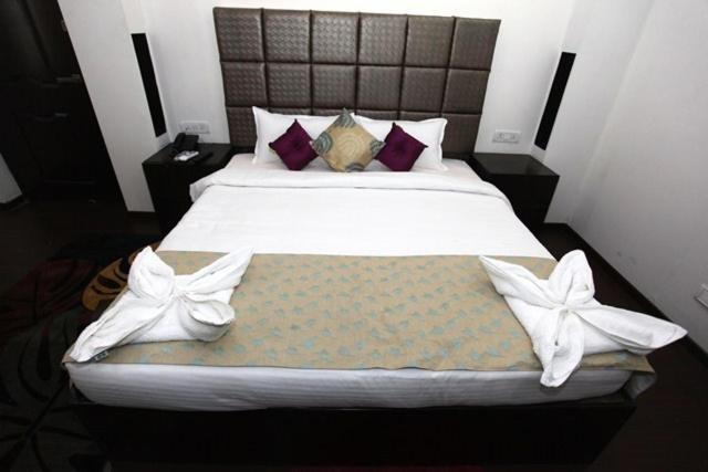 Oyster Airport Hotel Haiderabad Buitenkant foto