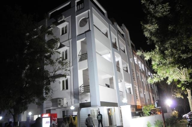 Oyster Airport Hotel Haiderabad Buitenkant foto